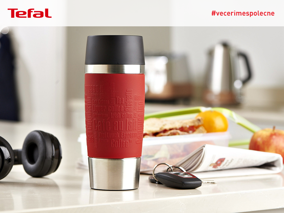 V létě studené, v zimě teplé? Cestovní termohrnek je vhodný i na zmrzlinu.