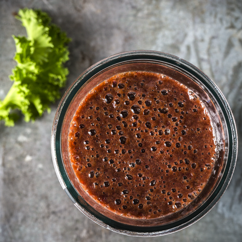 Jemné detoxikační smoothie z kadeřávku, celeru, syrové řepy a banánu