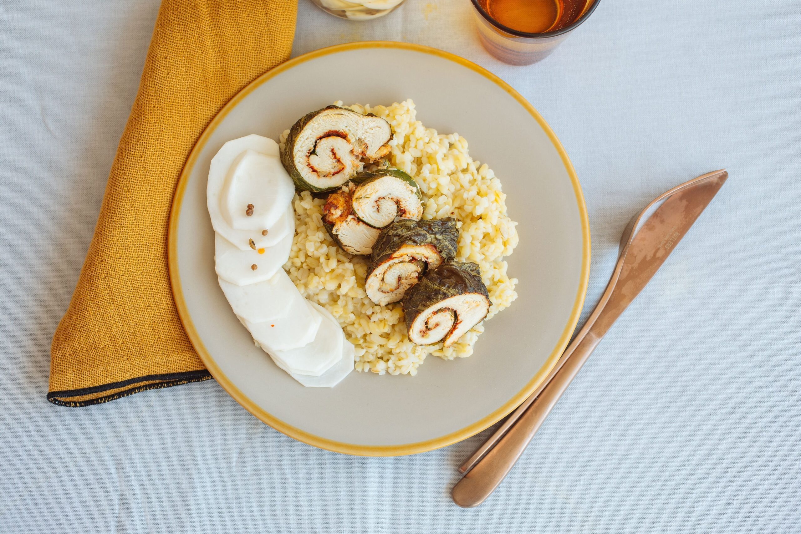 Csirkerolád savanyított vajretekkel – Havas Dóra nagykövetünk tavaszi menüje