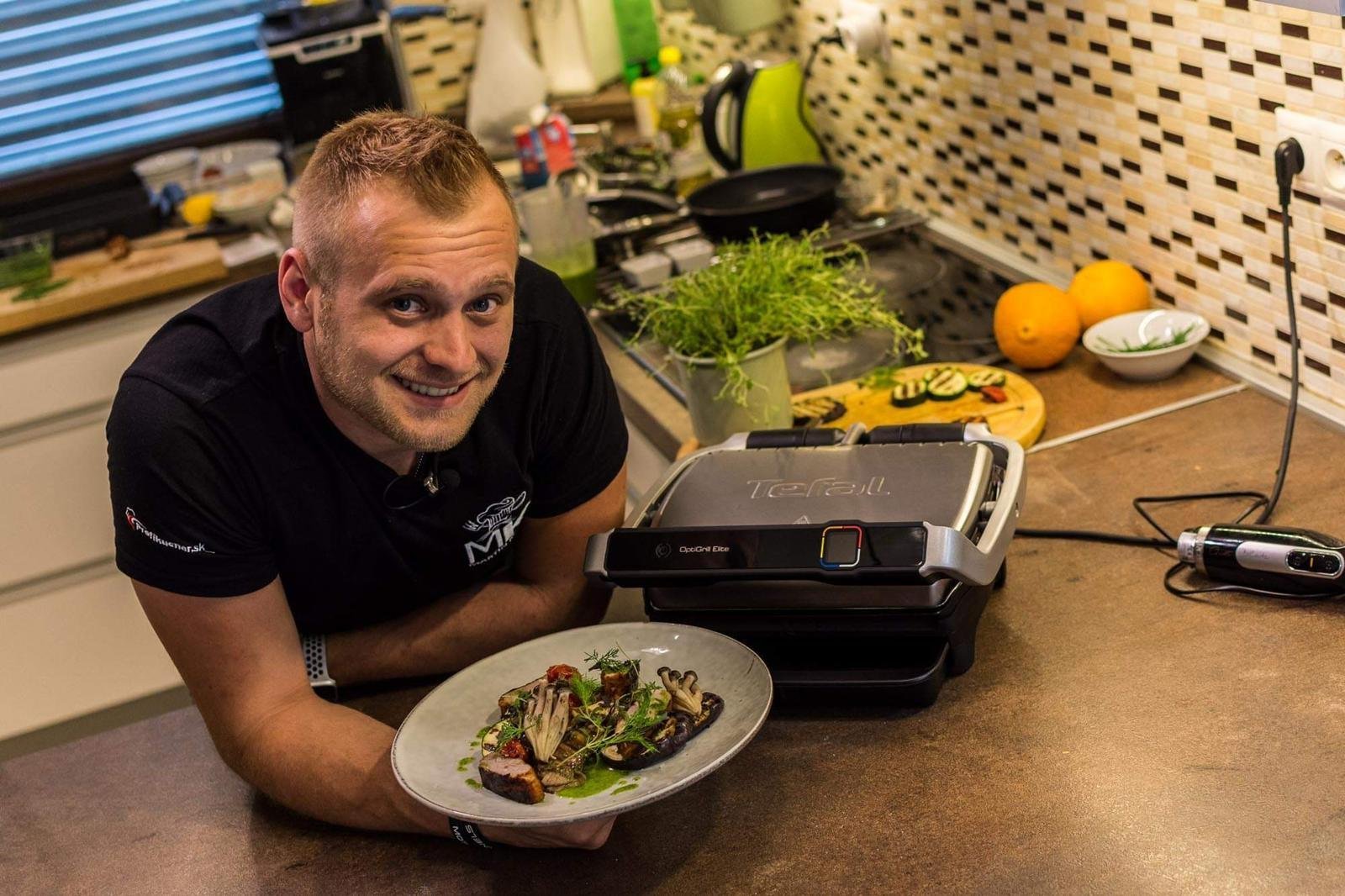 Grilovaná panenka, hlíva ústřičná, grilovaná sezonní zelenina, bylinkový olej