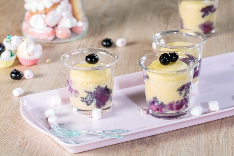 Piškotový dezert s borůvkami – recept pro chytrý multifunkční hrnec Tefal Cook4me+ CY8511