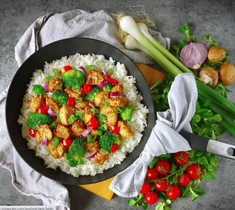 Recept na rychlou kuřecí čínu pro děti – recept od @marketa_v_troube pro Tefal pánev wok Unlimited