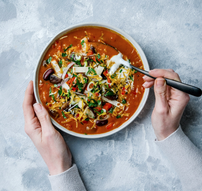 Krémová sytá polévka s fazolemi a tortillovými hranolky – recept od  lubojatzkycouple.cz pro Tefal Infinymix+ BL91HD31