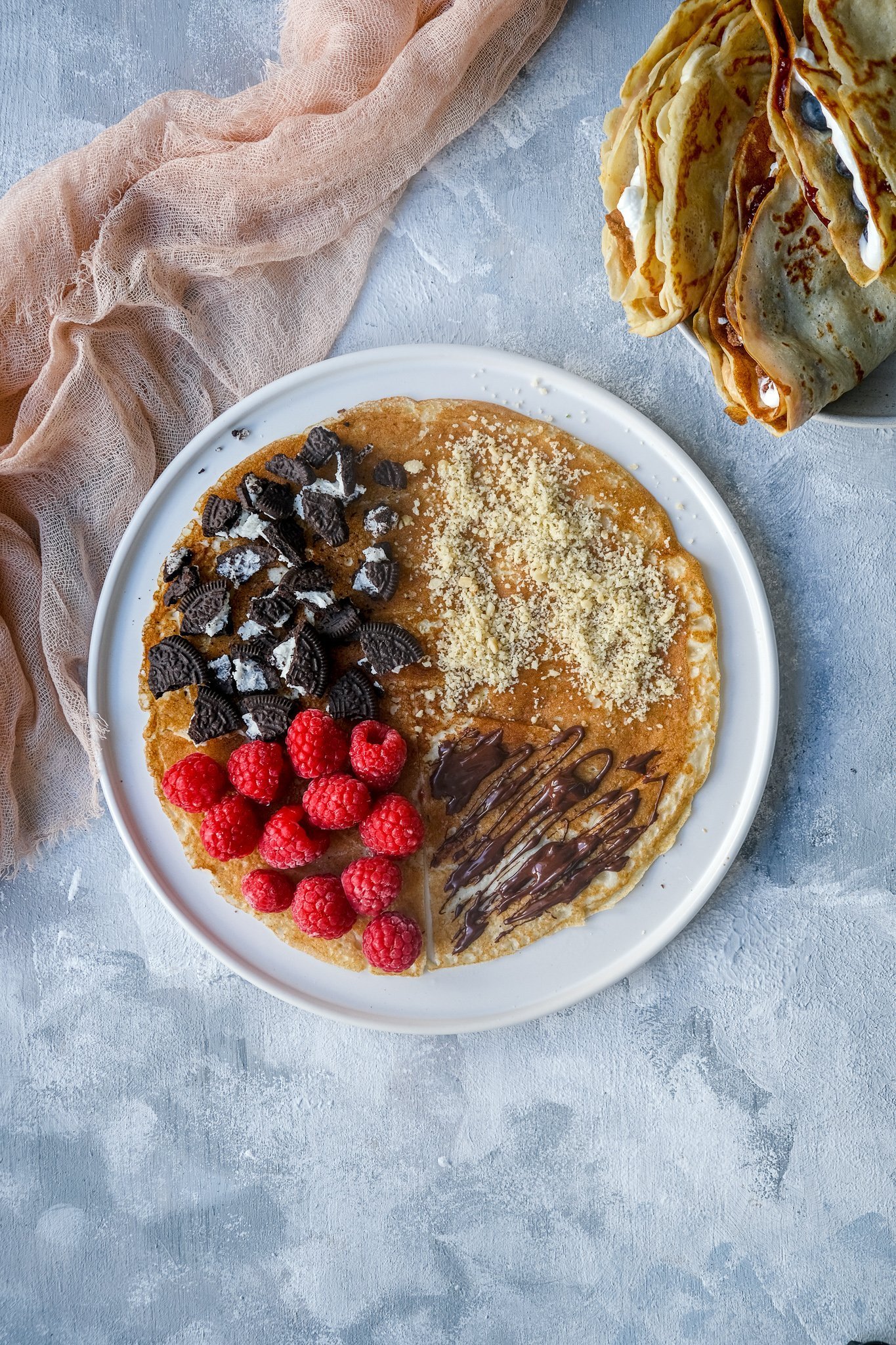 Luxusní tvarohové palačinky s malinami a sušenkami Oreo – recept od lubojatzkycouple.cz pro Tefal pánve G6 Unlimited