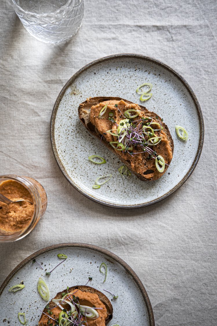 Zdravá pomazánka na topinky z bílých fazolí – recept od @karolinafour pro Tefal Infinymix+ BL91HD31