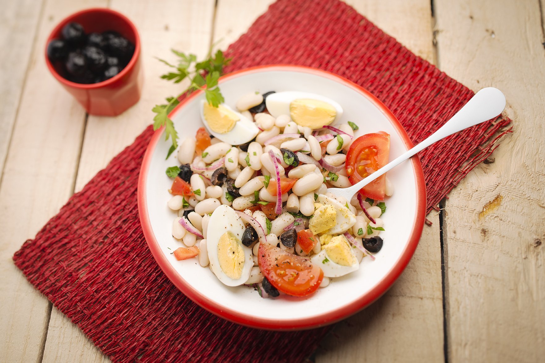 Salát z bílých fazolí haricot – recept v chytrém multifunkčním hrnci Tefal Cook4me+