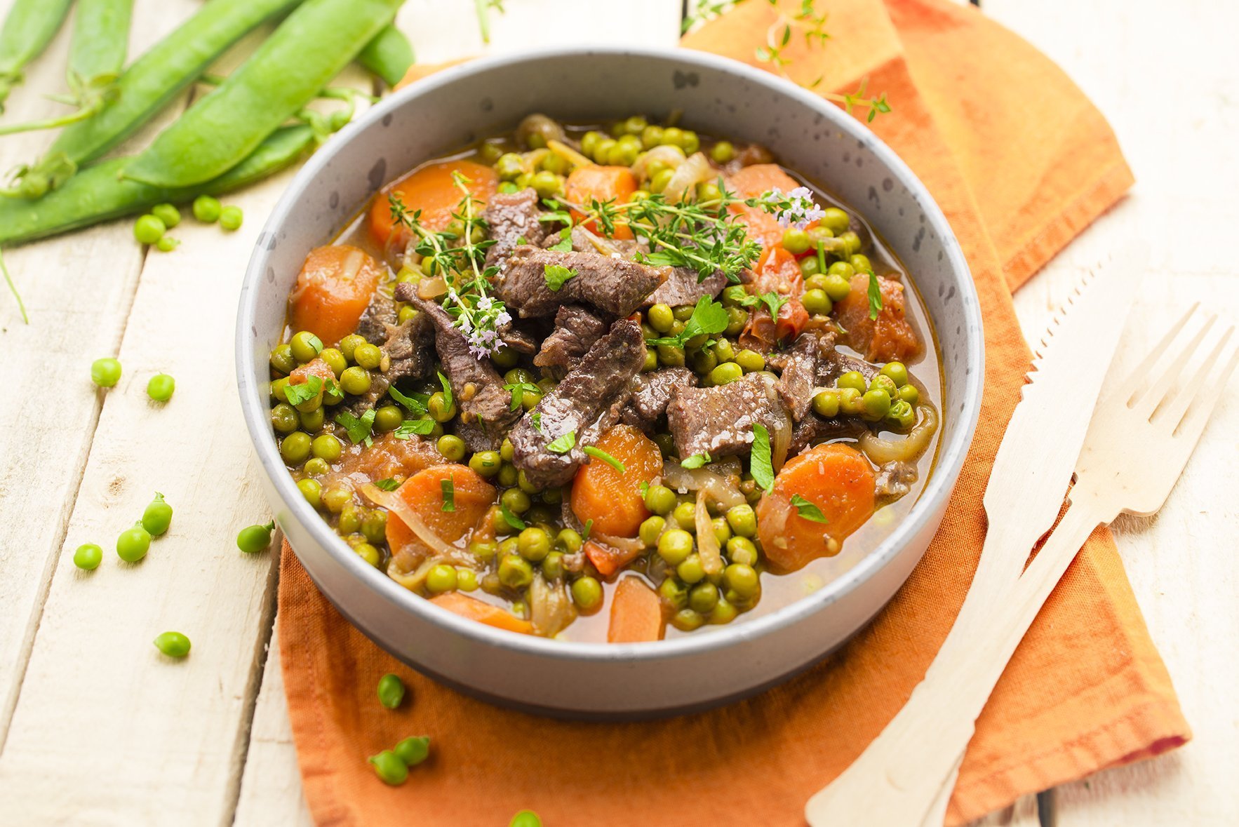 Hovězí líčka s voňavou zeleninovou omáčkou – recept v chytrém multifunkčním hrnci Tefal Cook4me+