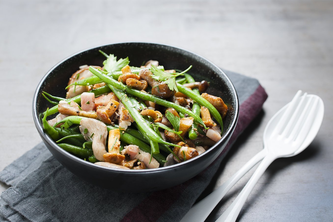 Lehká houbová smaženice s fazolkami – recept v chytrém multifunkčním hrnci Tefal Cook4me+