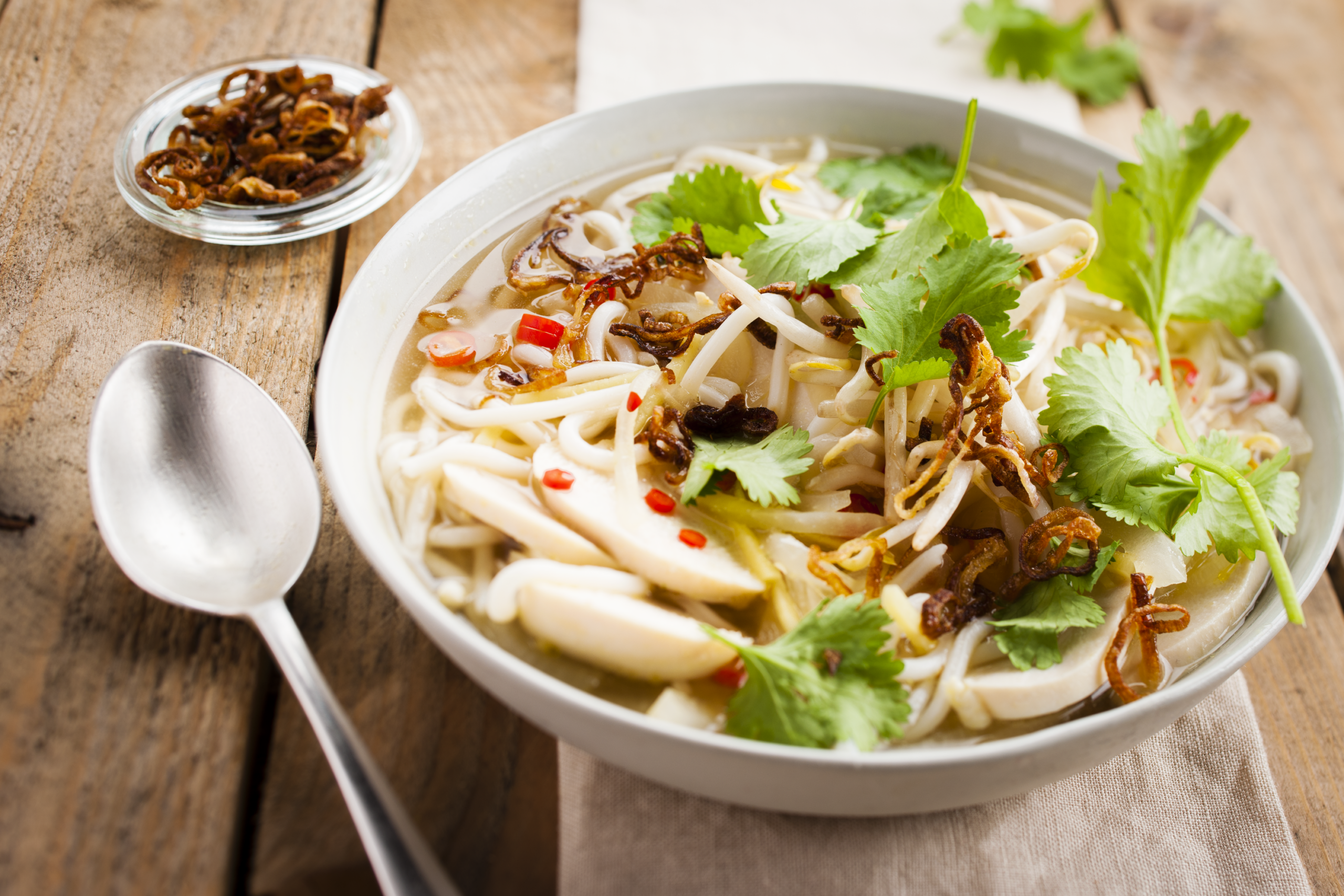 Vietnami leves csirkével – a Tefal Cook4me+ CY8511 intelligens multifunkciós készülék receptje