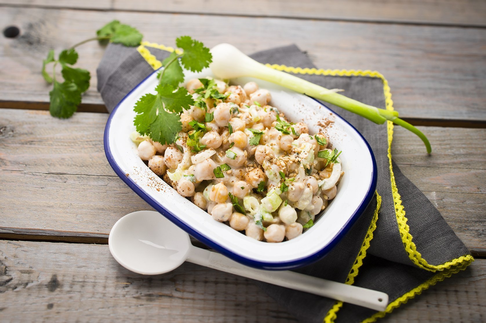 Csicseriborsós szezámos saláta – a Tefal Cook4me+ CY8511 intelligens multifunkciós készülék receptje