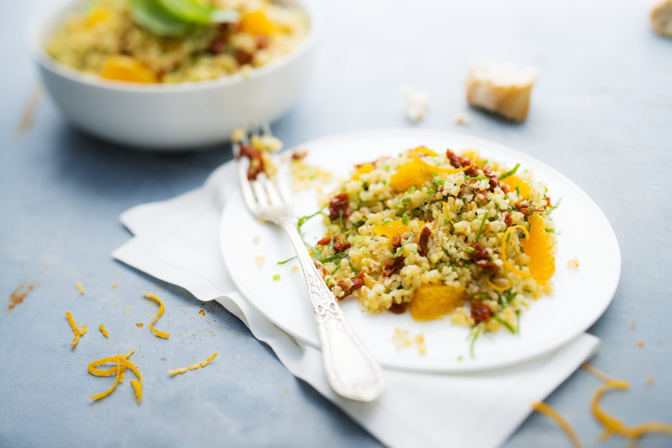 Bulgur saláta fűszernövényekkel – a Tefal Cook4me+ CY8511 intelligens multifunkciós készülék receptje