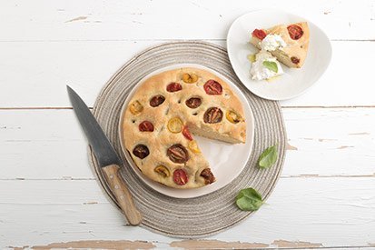 Focaccia s cherry rajčátky a buvolí mozzarellou – recept pro varný kuchyňský robot Tefal Click and Cook