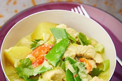 Thajská krůta s brambory a zeleninou – recept pro varný kuchyňský robot Tefal Click and Cook