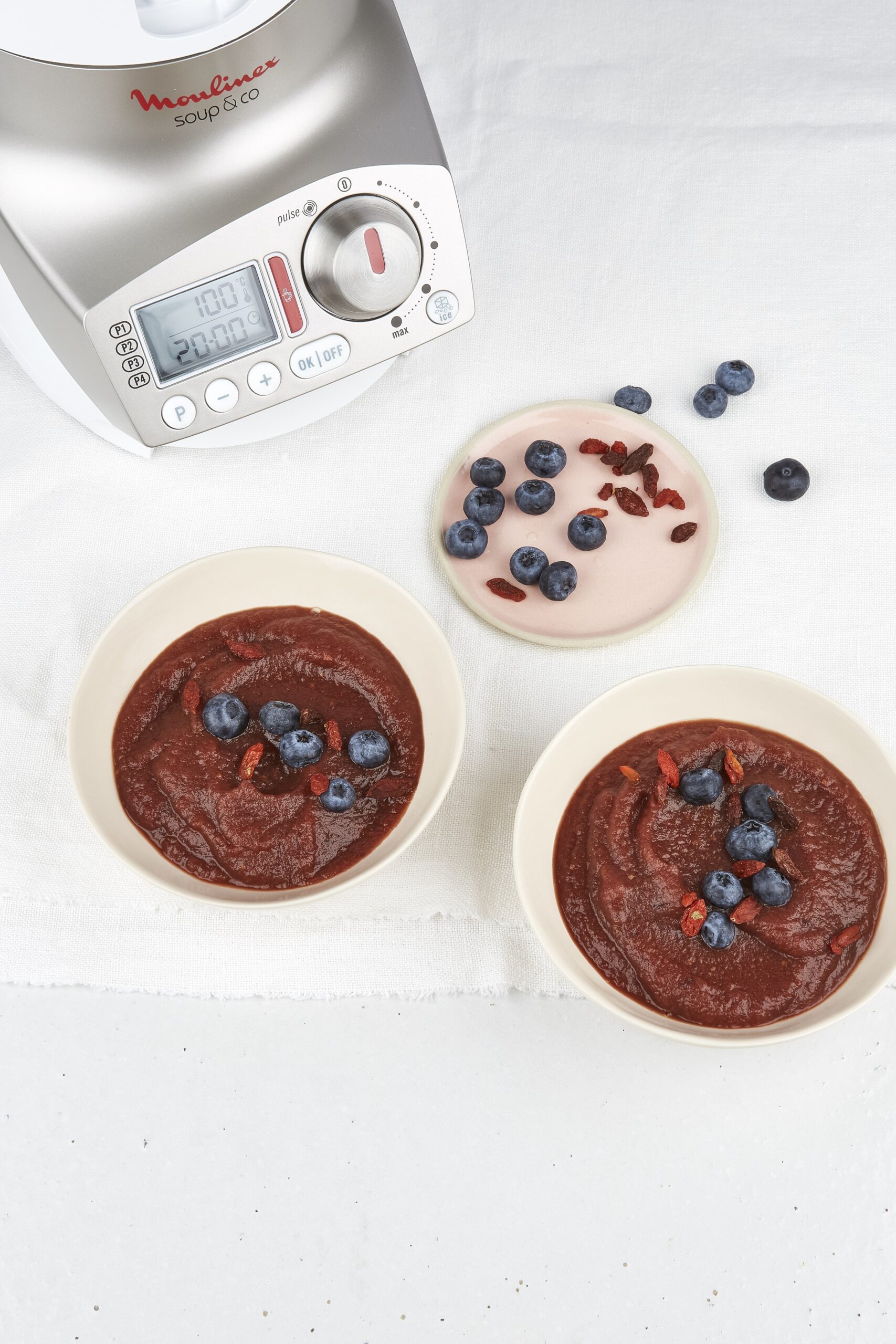 Jablečné pyré s borůvkami a goji – recept pro varný kuchyňský robot Tefal Click and Cook