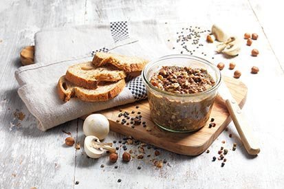 Venkovská vegetariánská paštika s lískovými oříšky – recept pro varný kuchyňský robot Tefal Click and Cook