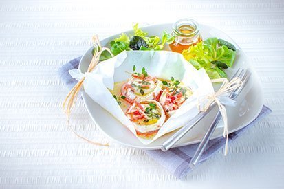 Papiloty s rajčaty a kozím sýrem – recept pro varný kuchyňský robot Tefal Click and Cook