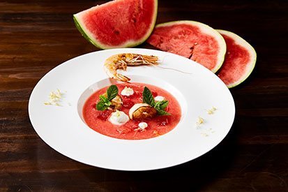 Studená melounová polévka s krevetami gambas – recept pro varný kuchyňský robot Tefal Click and Cook