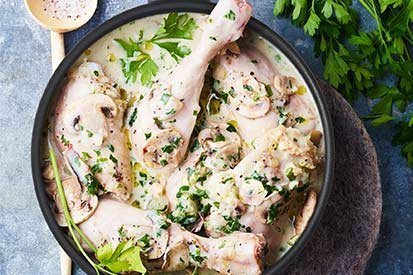 Krůtí nudličky se smetanově houbovou omáčkou – recept pro varný kuchyňský robot Tefal Click and Cook