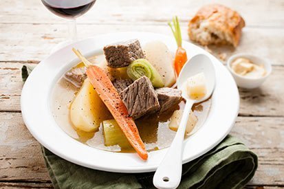 Hovězí ragú s brambory a hrachovými lusky – recept pro varný kuchyňský robot Tefal Click and Cook