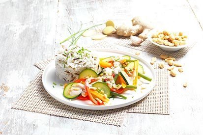 Zelenina v páře s arašídovo-zázvorovou omáčkou – recept pro varný kuchyňský robot Tefal Click and Cook