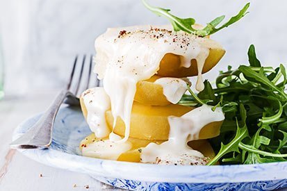 Brambory a kedlubny s omáčkou z čerstvého sýru – recept pro varný kuchyňský robot Tefal Click and Cook