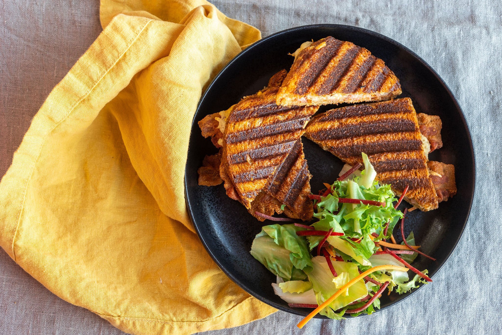 Sajtos melegszendvics baconnel – Tefal Optigrill receptek– Havas Dóra