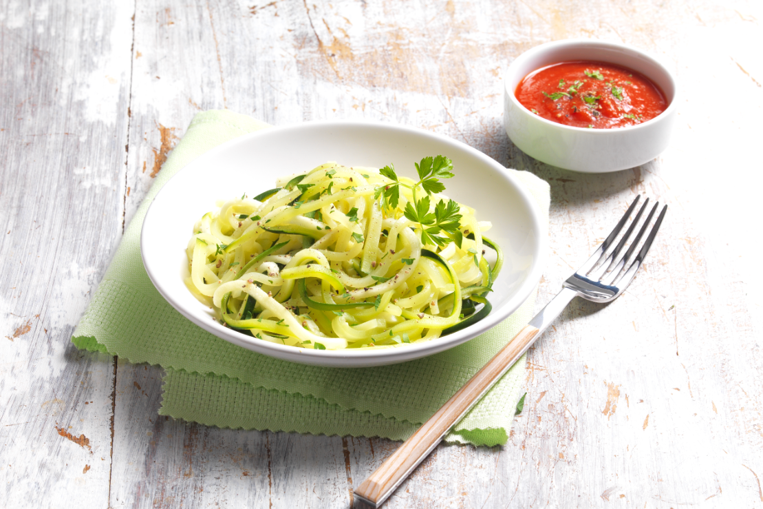 Cuketové špagety s rajčatovou omáčkou – recept pro varný kuchyňský robot Tefal Click and Cook
