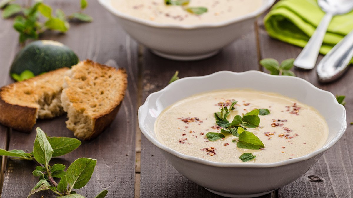 Krémová polévka česnečka v mixéru Tefal Perfectmix Cook