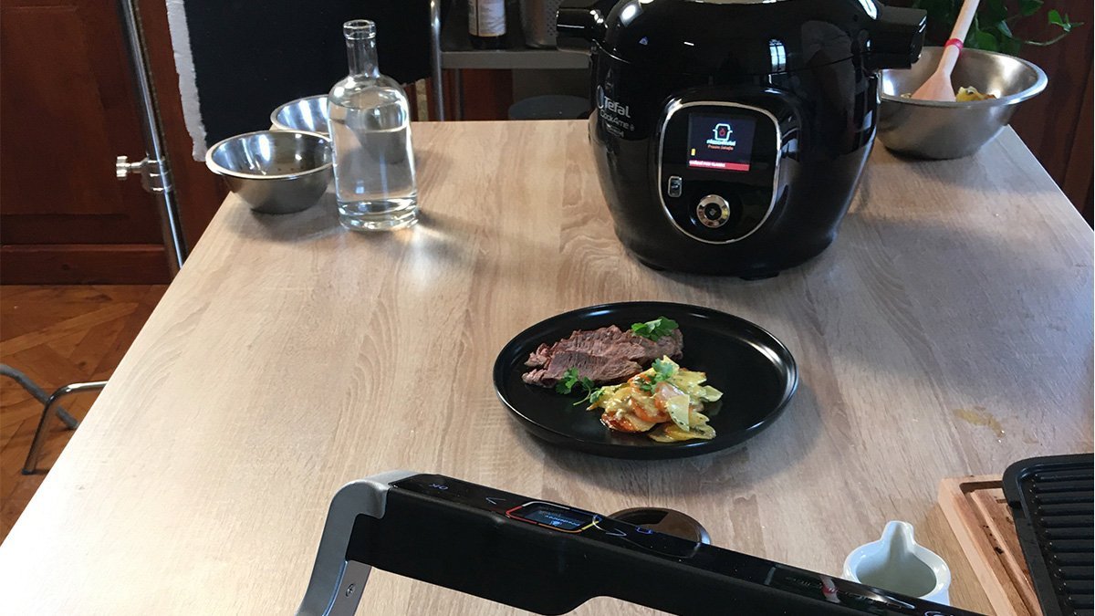 Hovězí steak v curry pastě se zapečenými bramborami ve smetaně a rozmarýnu