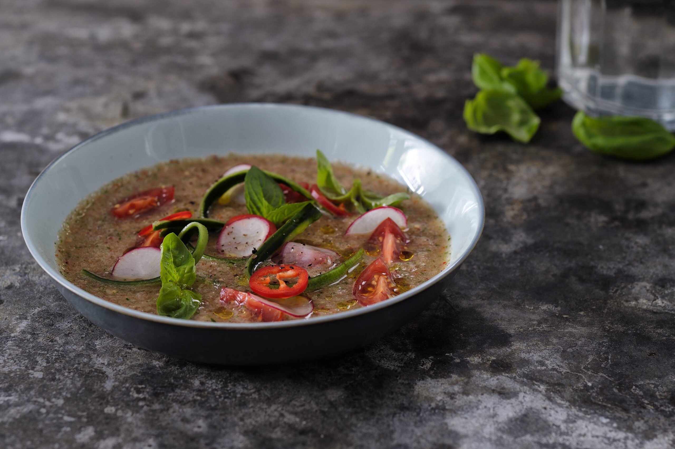 Gazpacho po česku – recept od šéfkuchaře Ondřeje Slaniny v mixéru Tefal Ultrablend Cook