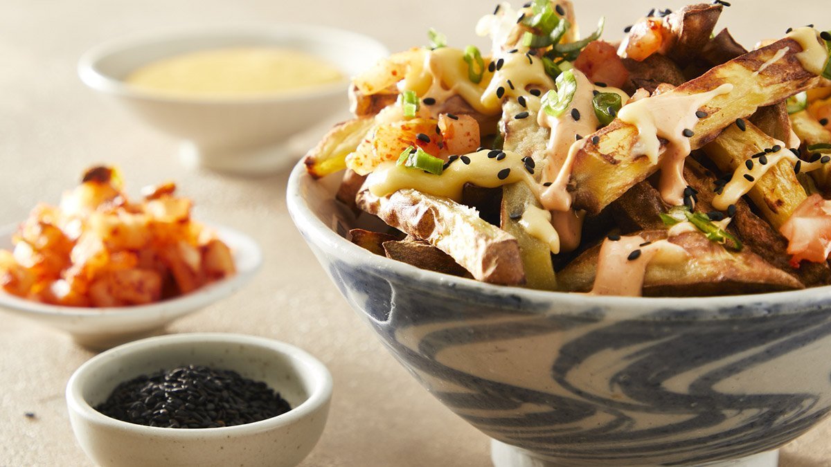 Koreai vegán sült burgonya kimcshivel – Valentin napi recept a Tefal Easy Fry&Grill 2in1 Precision forrólevegős sütőhöz