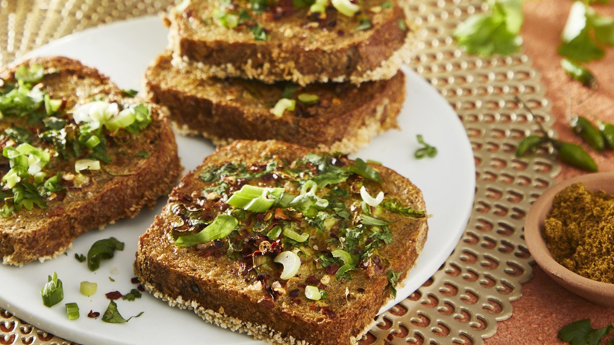 Pikáns francia pirítós masala fűszerrel – Valentin napi recept a Tefal Easy Fry&Grill 2in1 Precision forrólevegős sütőhöz