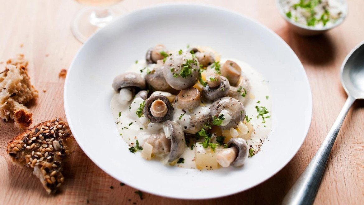 Sajtos gomba – a gombamártás receptje a Cook4me+ programban