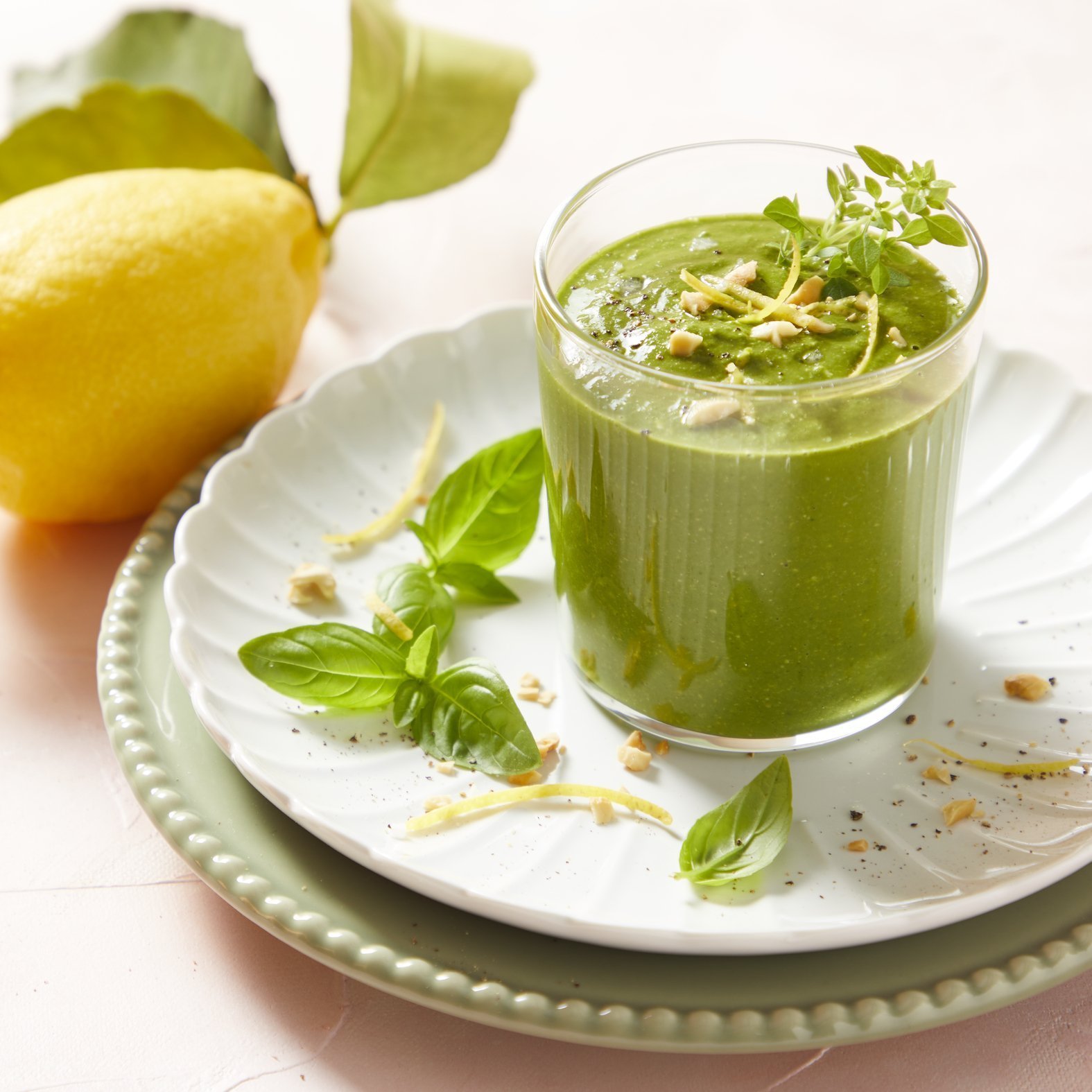 Veganské bazalkové pesto