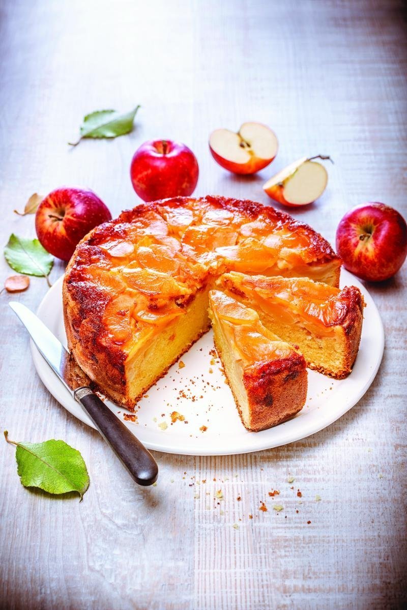 robot_apple cake.jpg