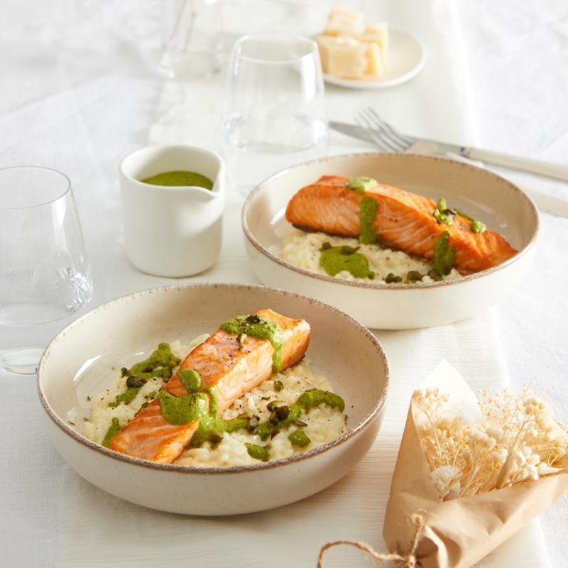Filety z lososa s pistáciovým pestem a rizotem