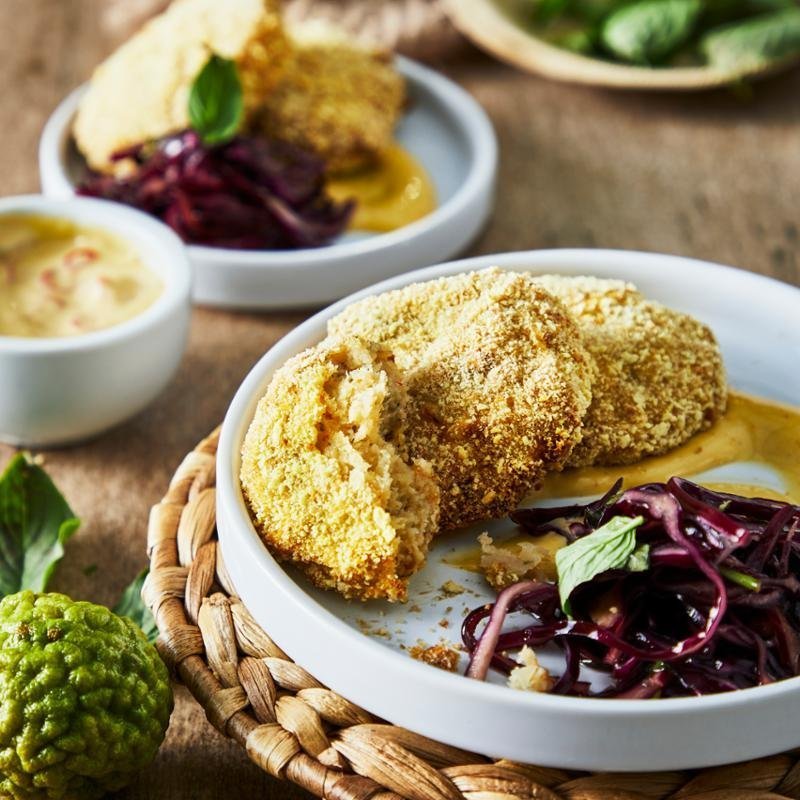 Thajské krevetové krokety s červeným zelím.jpg