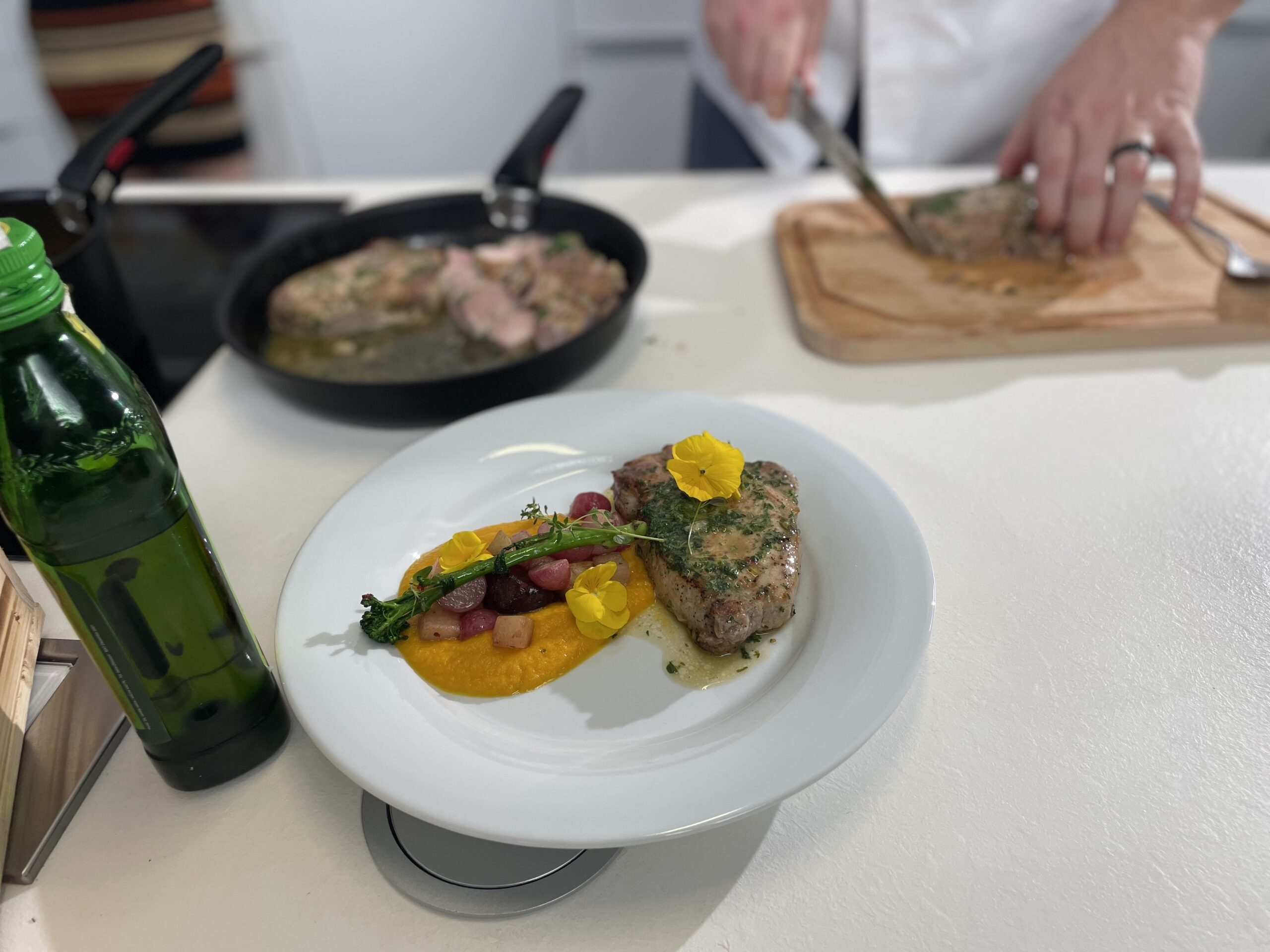 Vepřový hřbet – steak s koňakovo-bylinkovým máslem #VeprovyHrbet