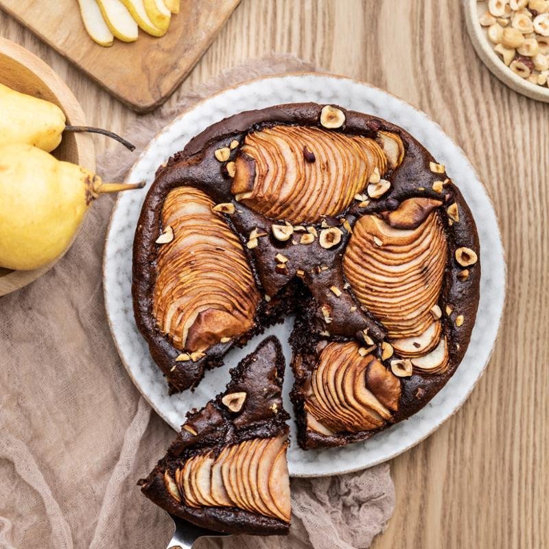 Bezlepkový čokoládový dort s hruškami.jpg