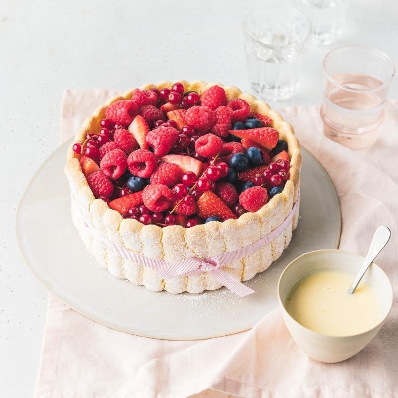 Dort Charlotta z červených plodů.jpg