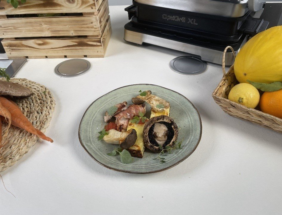 Szalonnába tekert pulykamell – Elektromos grill Tefal Optigrill 4IN1 Inox GC774D30