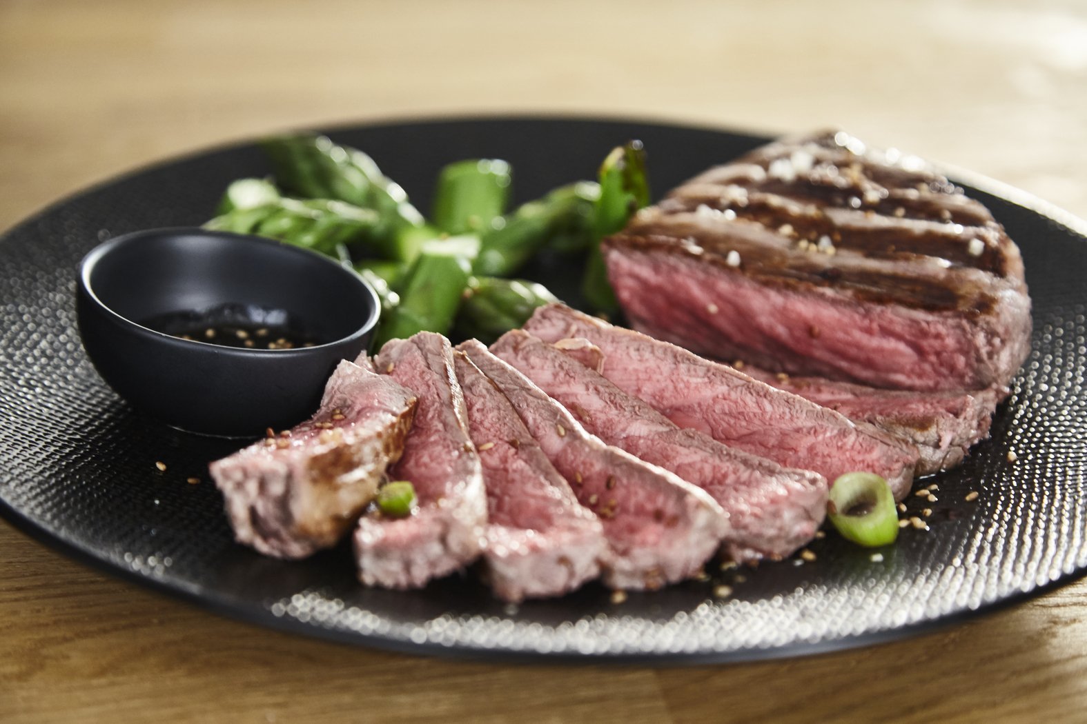 Pácolt oldalas szelet lime-mal és korianderrel – az Optigrill Elite XL-hez készült recept