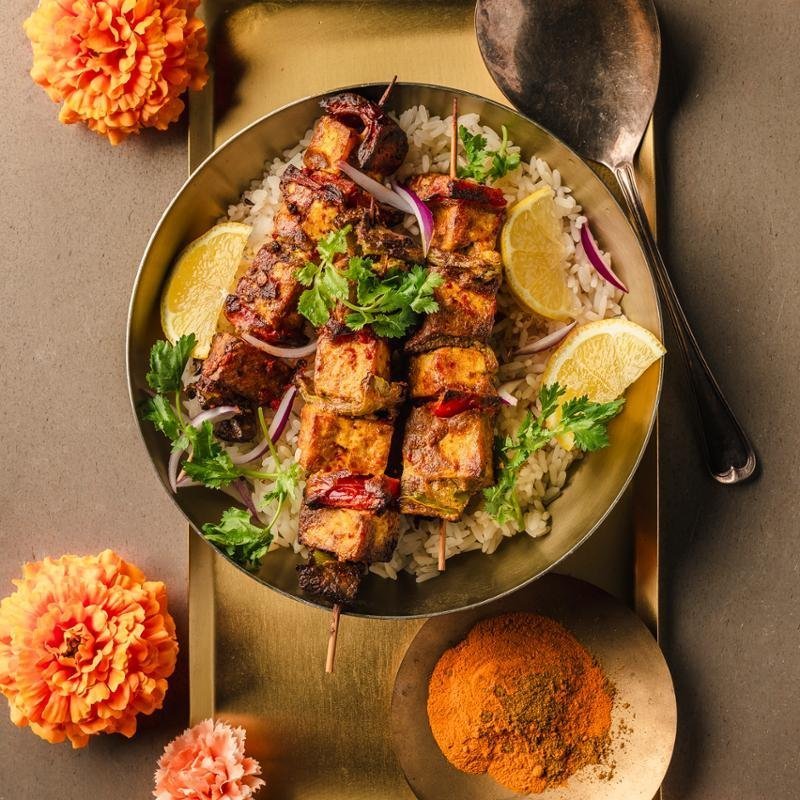 Tofu špízy ve stylu Tikka masala – Zdravá horkovzdušná fritéza 3 v 1 EASY FRY & STEAM FW201