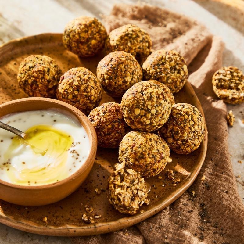 Energetické kuličky z ovesných vloček a datlí – Zdravá horkovzdušná fritéza 3 v 1 EASY FRY & STEAM FW201