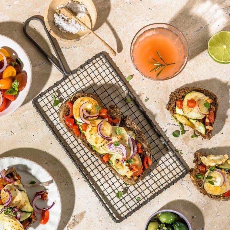 Bruschetta s kozím sýrem a cuketou – Zdravá horkovzdušná fritéza 3 v 1 EASY FRY & STEAM FW201